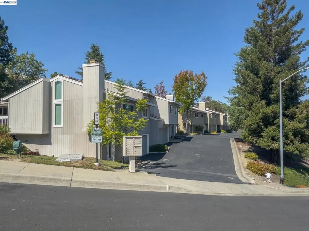 89 Southwind Dr, Pleasant Hill, CA — listing photo 1