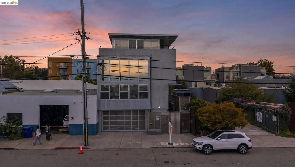 Townhouse for sale at 2709 10Th St D, Berkeley, CA featuring 2 beds and 2 baths