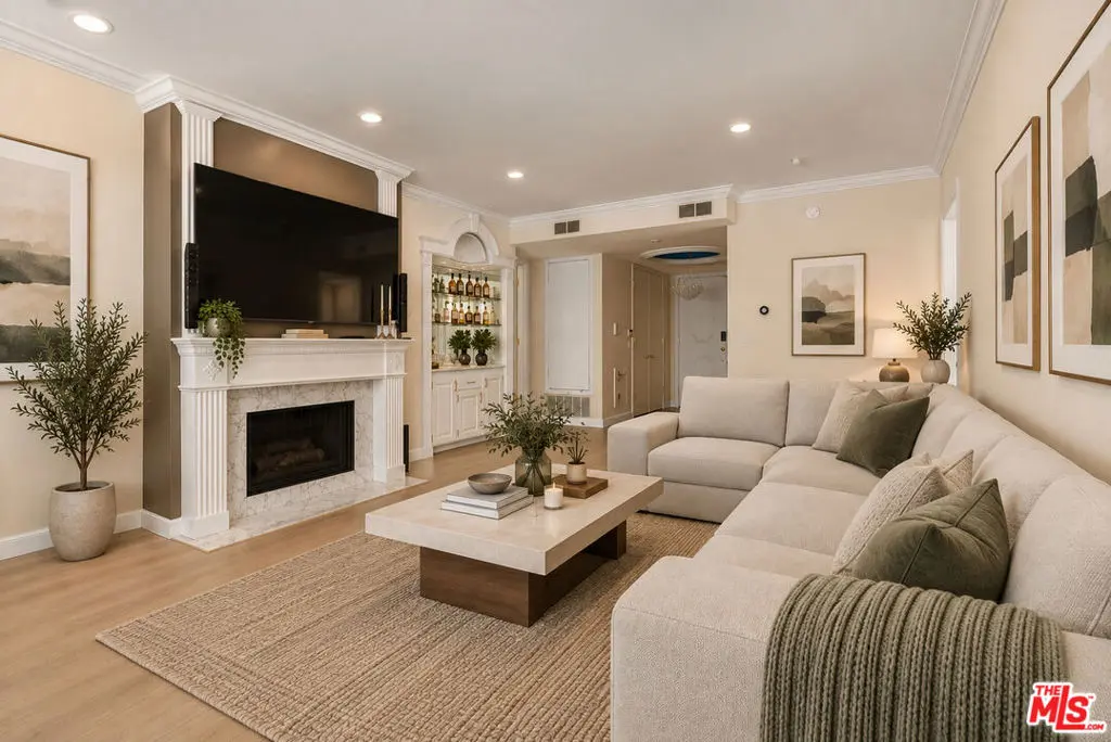 14923 Moorpark Street 101, Sherman Oaks, CA — listing photo 1