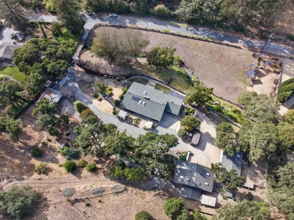 125 Old Stage Road, Salinas, CA — listing photo 1