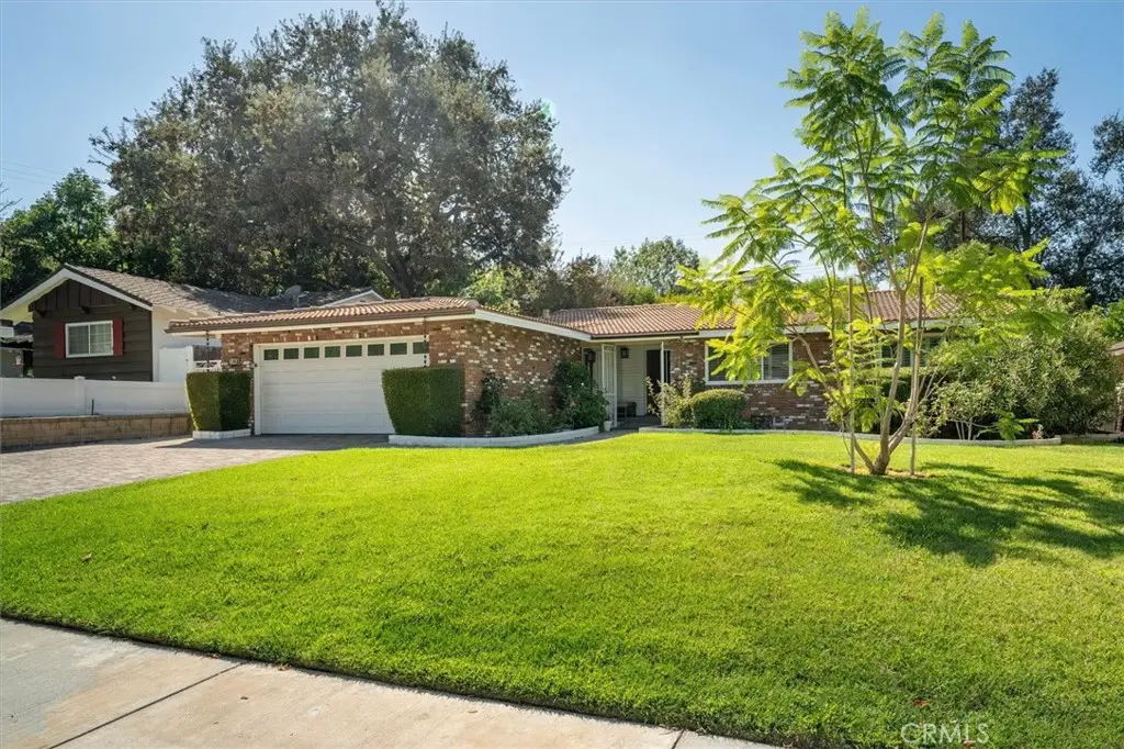 25065 Highspring Avenue, Newhall, CA — listing photo 1