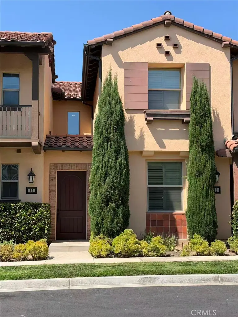 Condominium for rent at 65 Henson, Irvine, CA featuring 3 beds and 2 baths