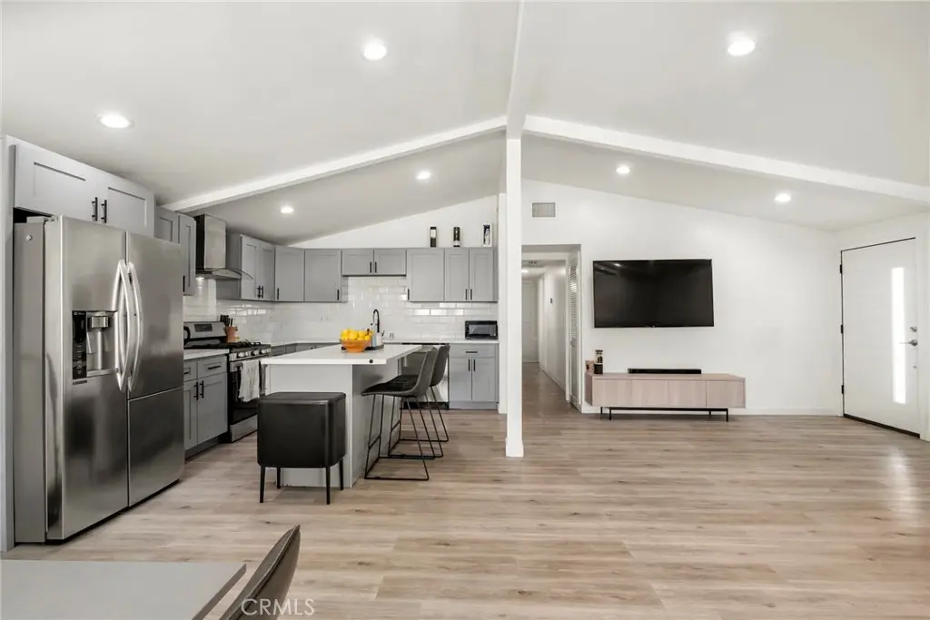 6413 Wystone, Reseda, CA — listing photo 1
