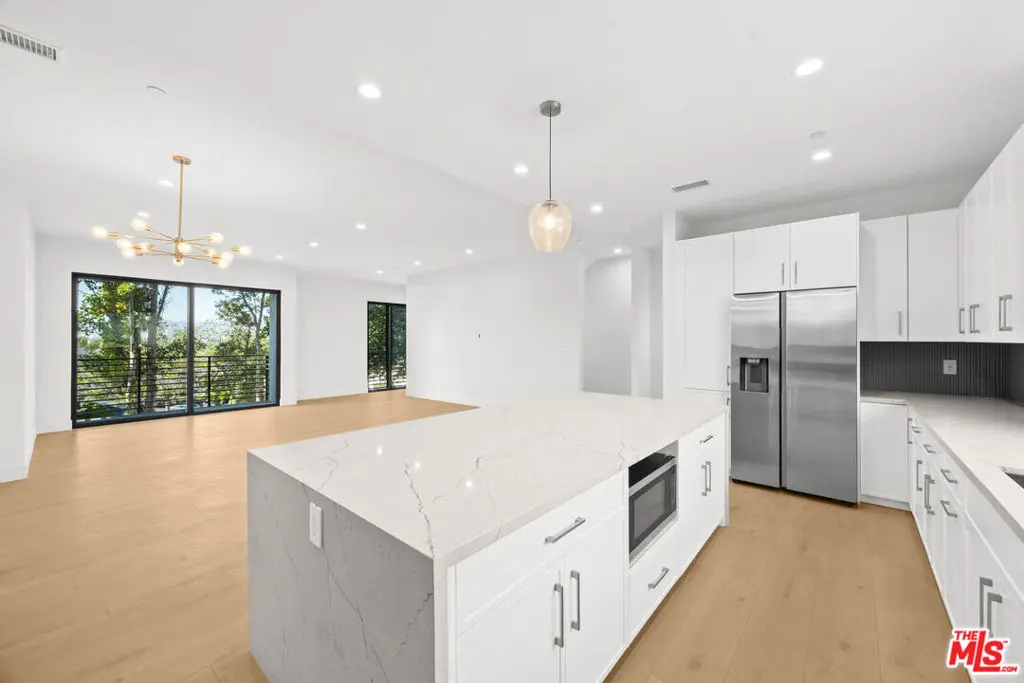 Condominium for rent at 8902 Sawyer Street, Los Angeles, CA featuring 3 beds and 3 baths