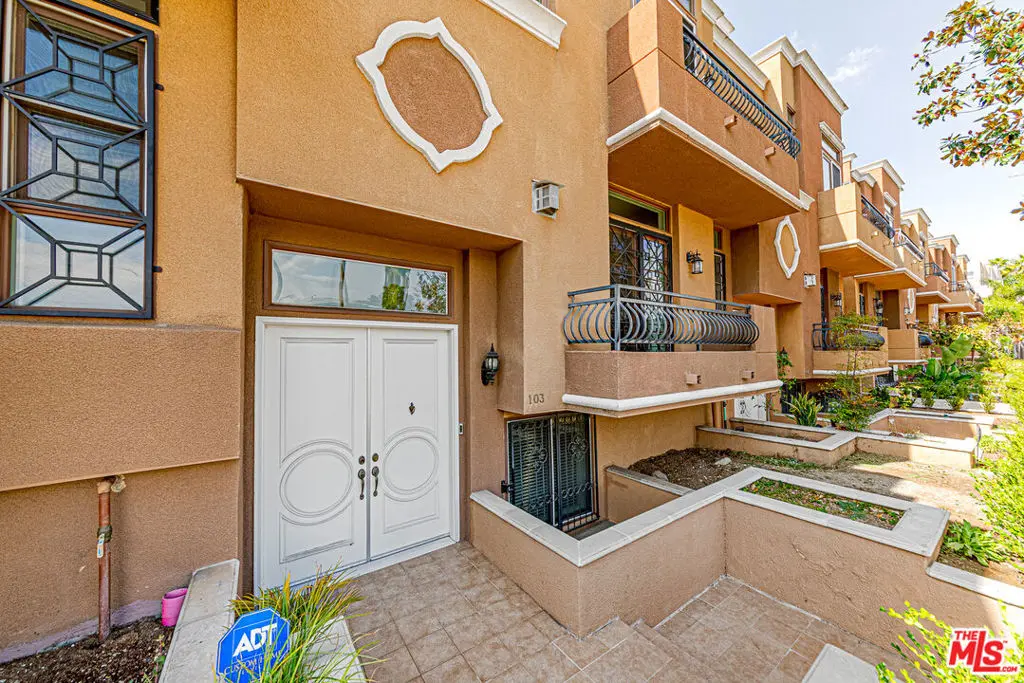 681 S Norton Avenue 103, Los Angeles, CA — listing photo 1