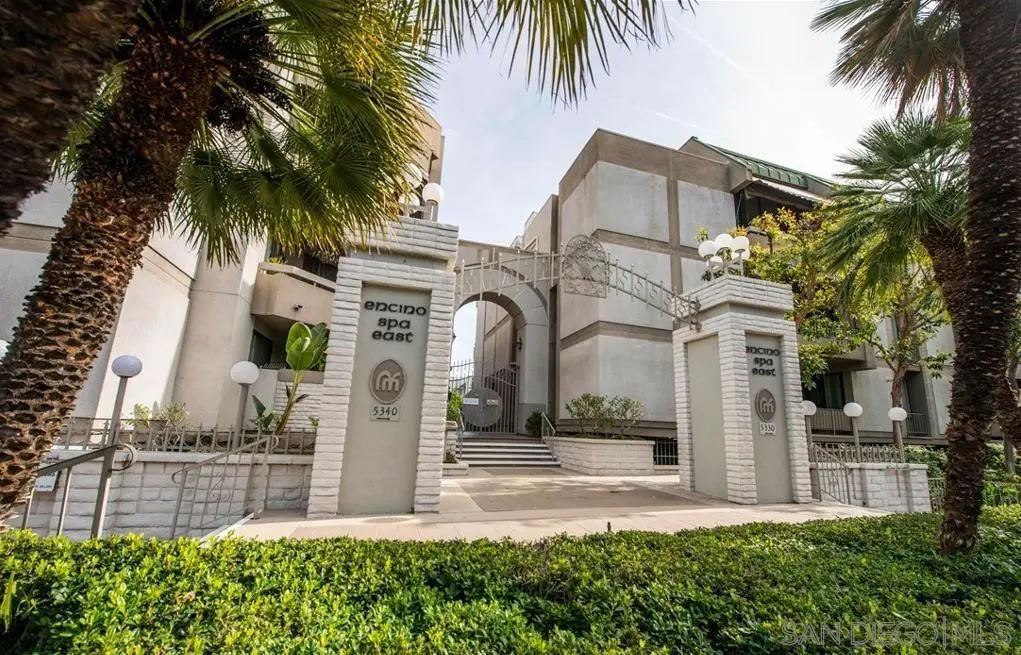 5340 Yarmouth Ave 205, Encino, CA — listing photo 1