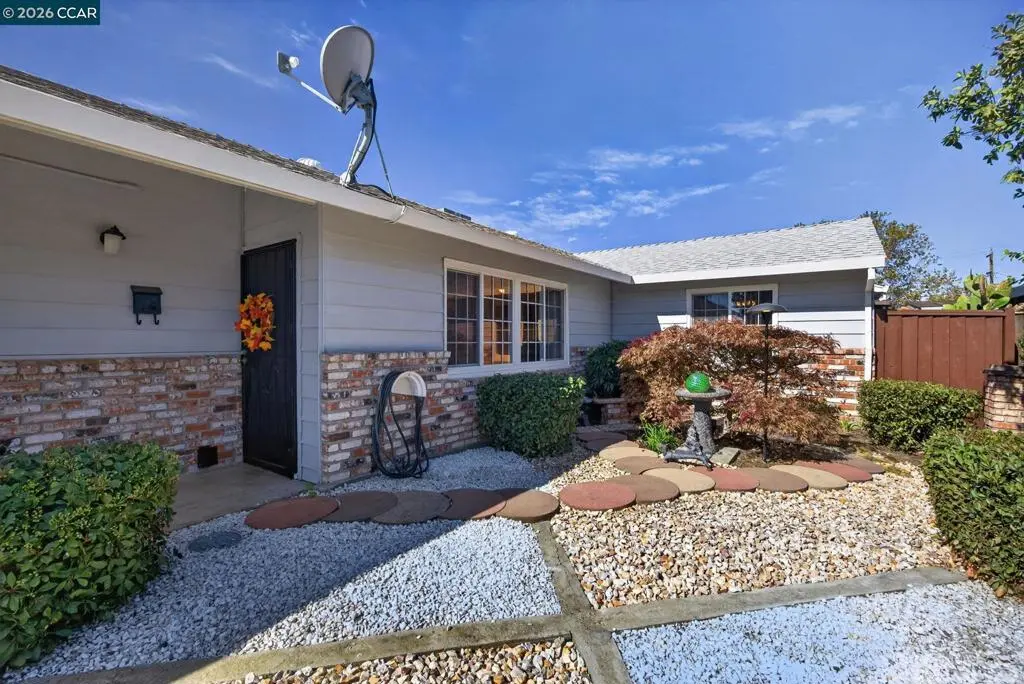 322 Warren Way, Pittsburg, CA — listing photo 1