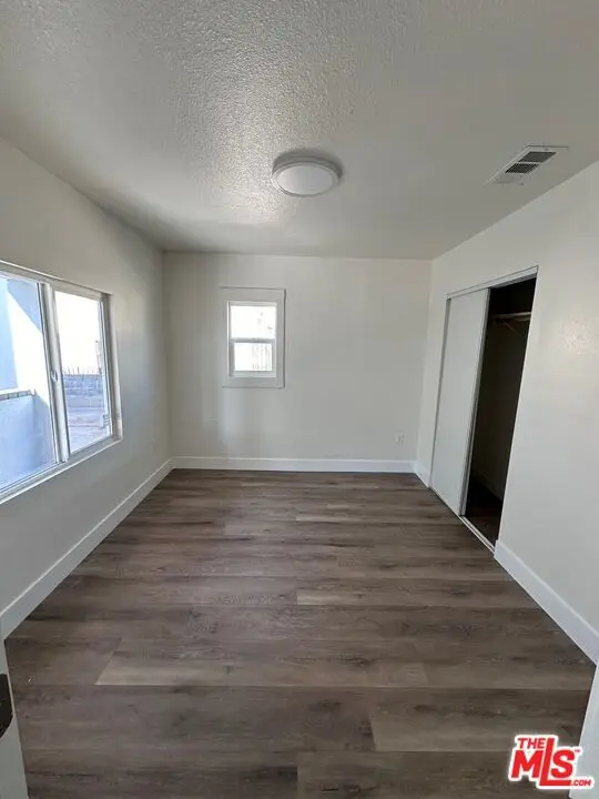 1238 N Mariposa Avenue, Los Angeles, CA — listing photo 1