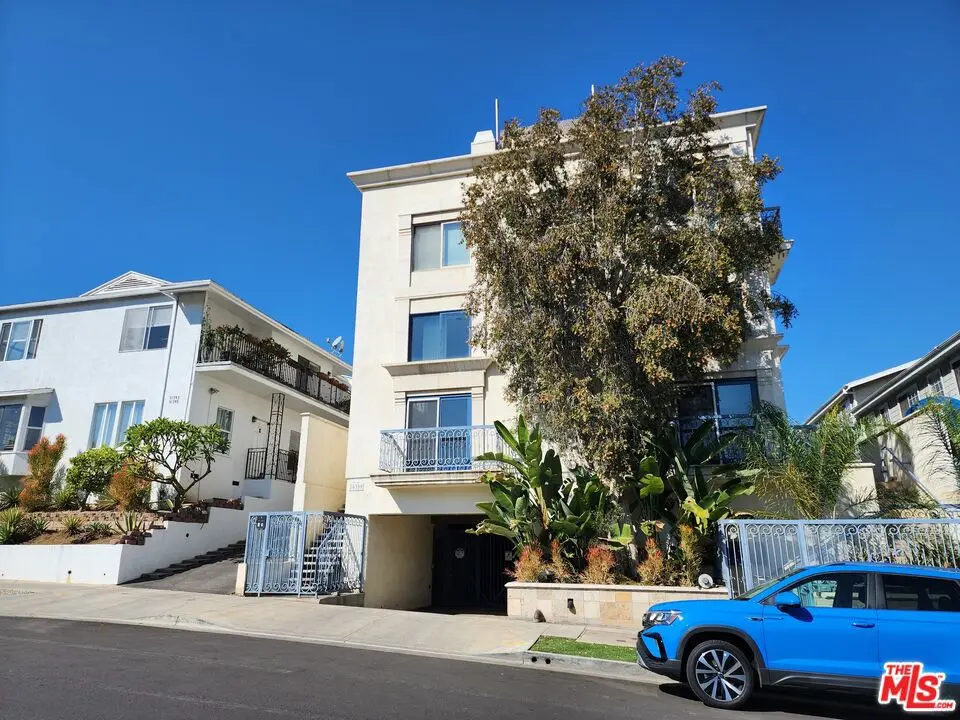 Condominium for rent at 10389 Almayo Avenue 106, Los Angeles, CA featuring 2 beds and 3 baths