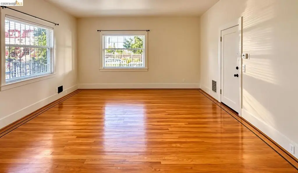 Residential Lease for rent at , Oakland, CA featuring 1 bed and 1 bath