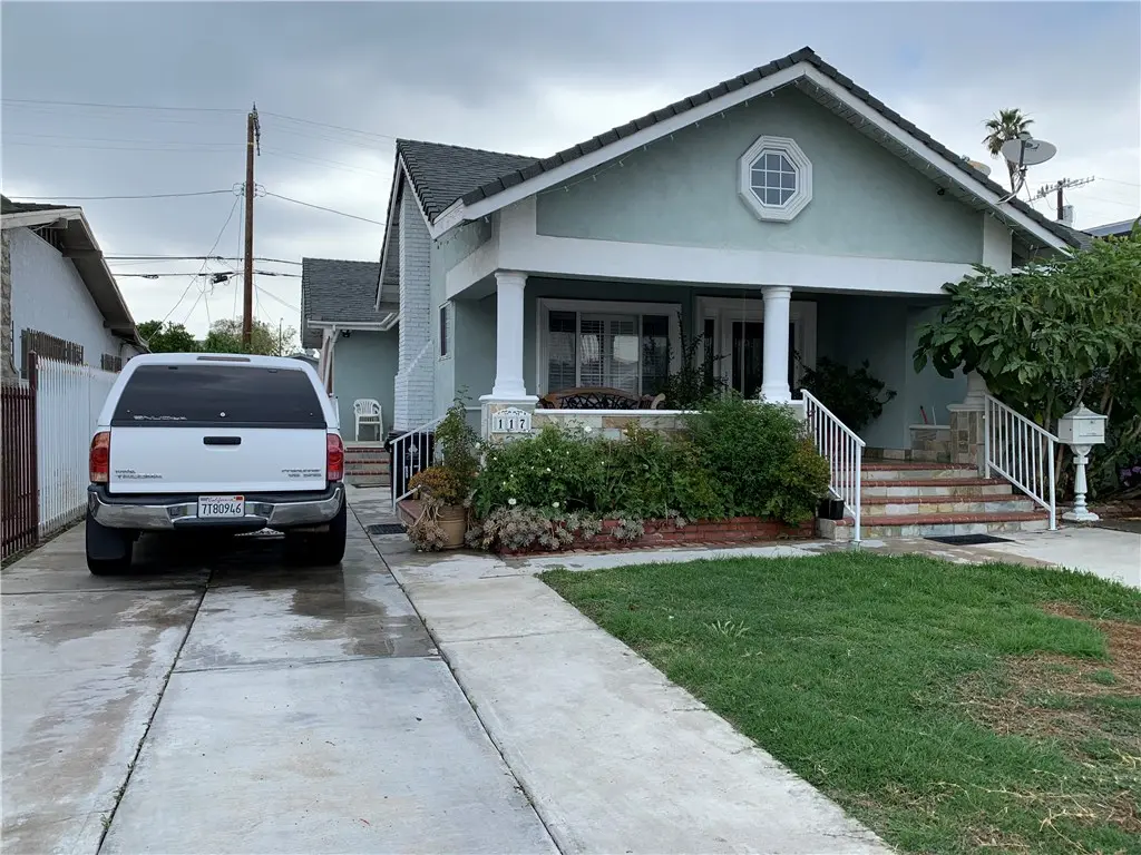117 N Dillon Street, Los Angeles, CA — listing photo 1