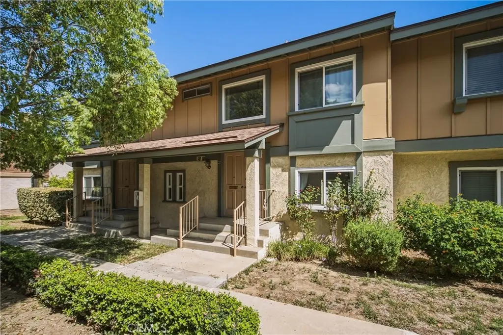 6629 Wilbur Avenue 22, Reseda, CA — listing photo 1
