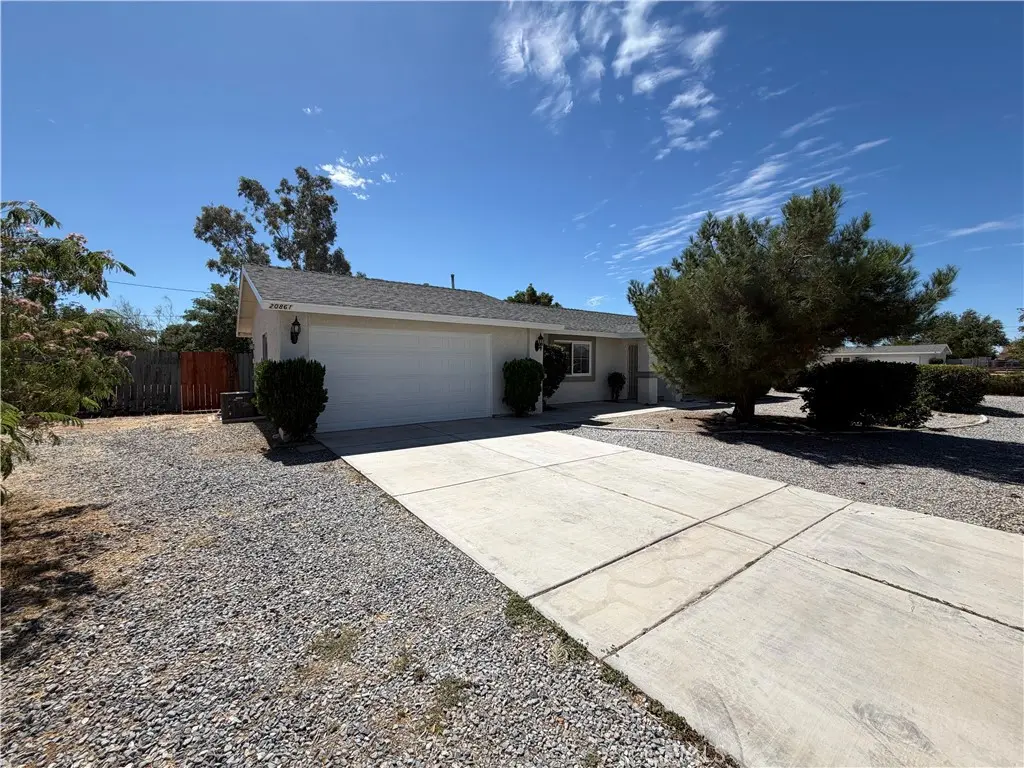 20861 Lone Eagle, Apple Valley, CA — listing photo 1