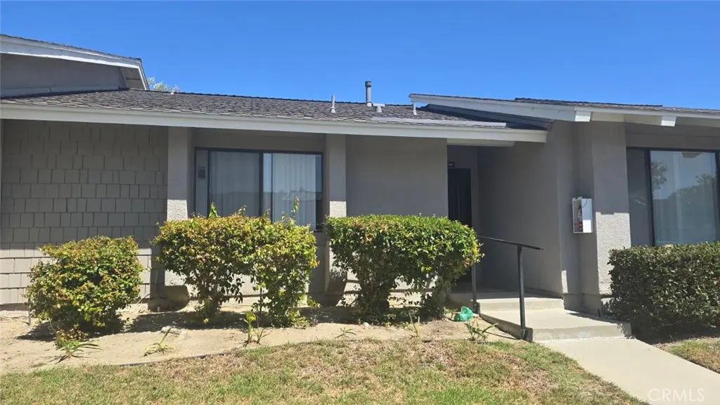 8877 Tulare Drive 314B, Huntington Beach, CA — listing photo 1