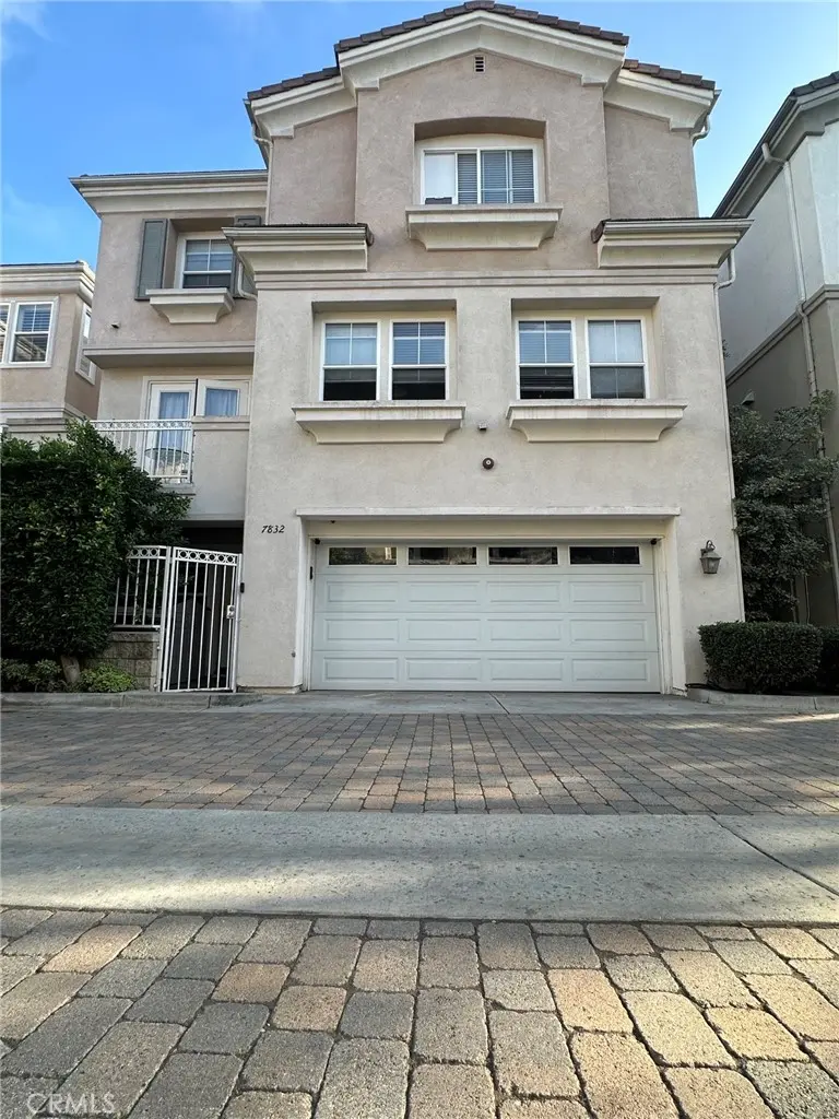 Condominium for sale at 7832 Daisy Circle, Huntington Beach, CA featuring 5 beds and 4 baths