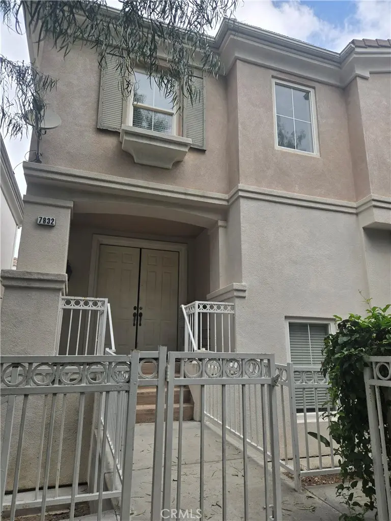 7832 Daisy Circle, Huntington Beach, CA — listing photo 1