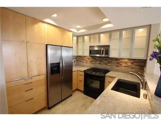Single Family Residence for rent at 9971 Scripps Westview Way Way 14, San Diego, CA featuring 2 beds and 2 baths