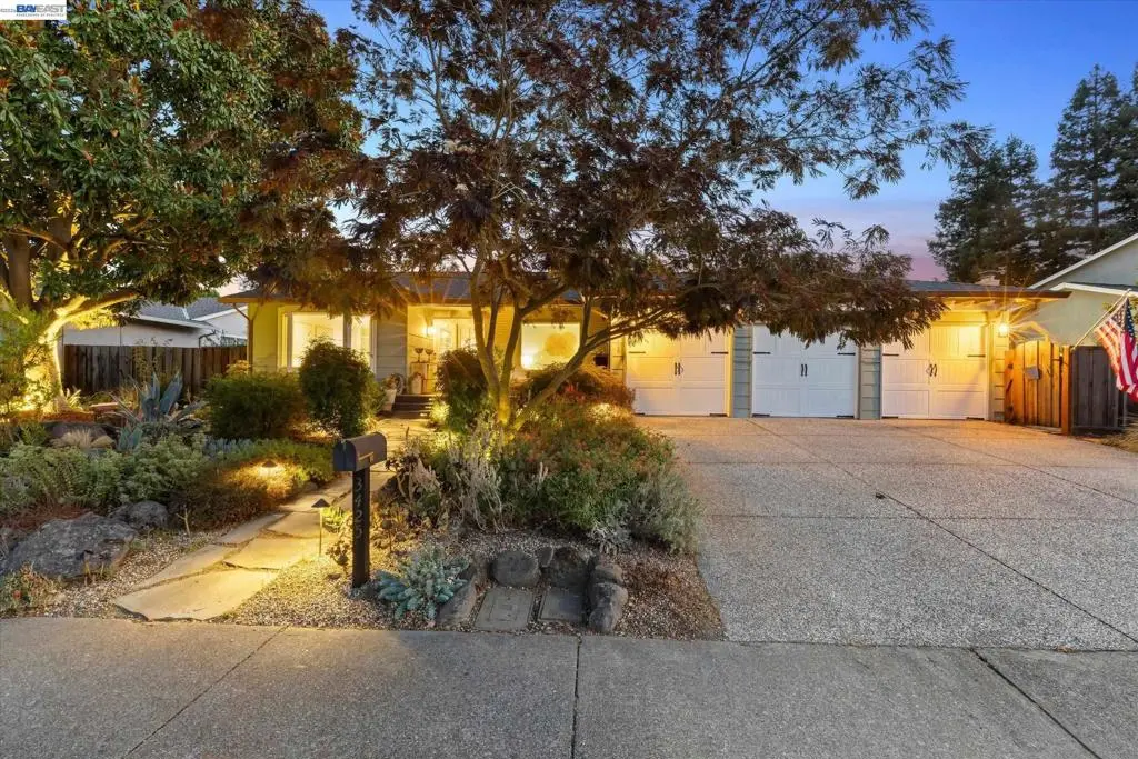Single Family Residence for sale at 3425 Canfield Dr, Danville, CA featuring 4 beds and 2 baths