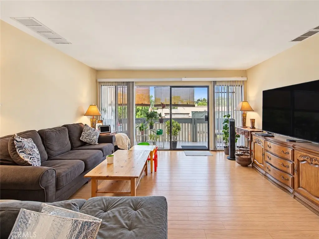 8601 International Avenue 135, Canoga Park, CA — listing photo 1