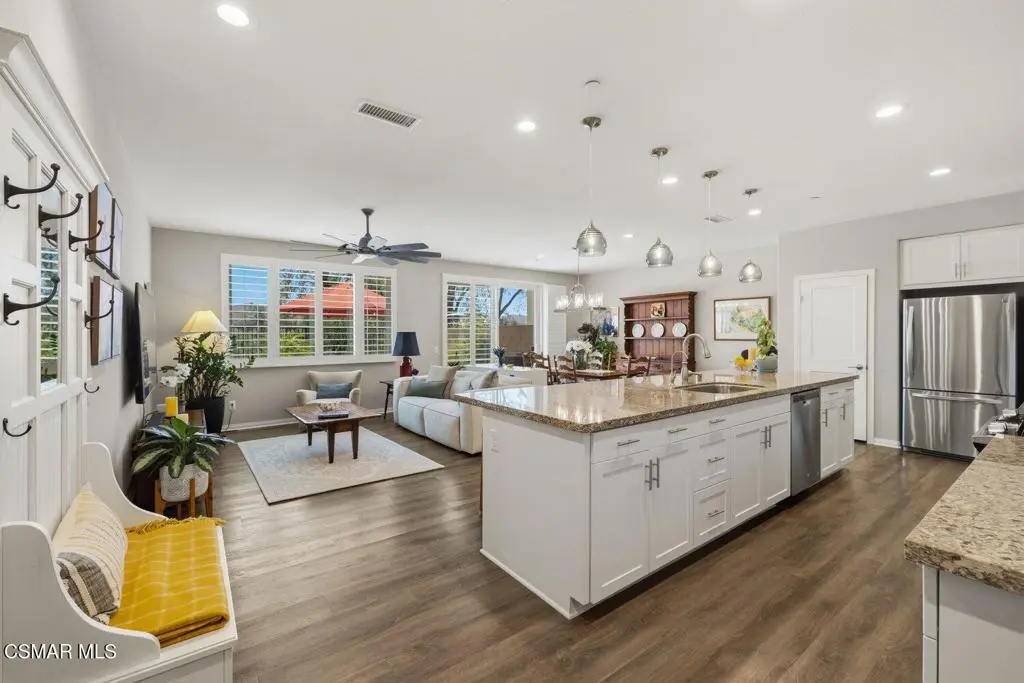 242 Morro Way 2, Simi Valley, CA — listing photo 1