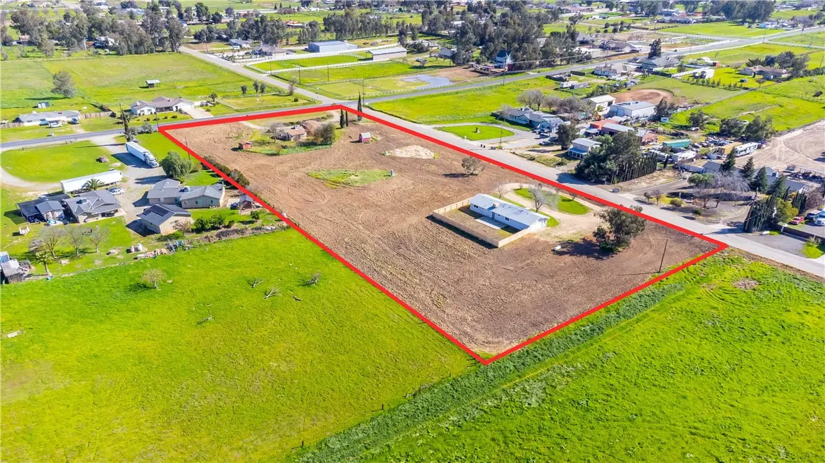 Duplex for sale at 34937 Avenue 13 1/2, Madera, CA featuring 3 beds and 2 baths