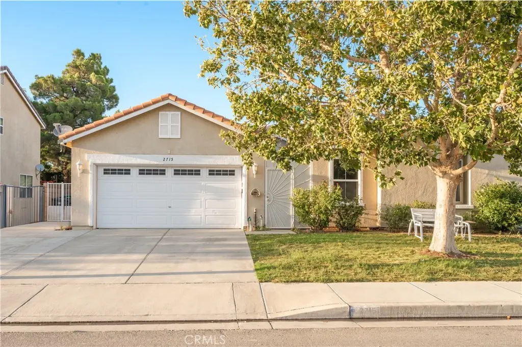 2715 E Avenue J6, Lancaster, CA — listing photo 1