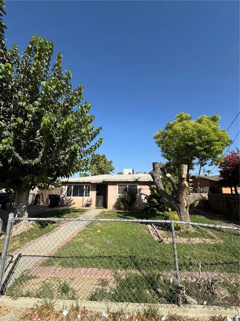 1605 Madison, Bakersfield, CA — listing photo 1