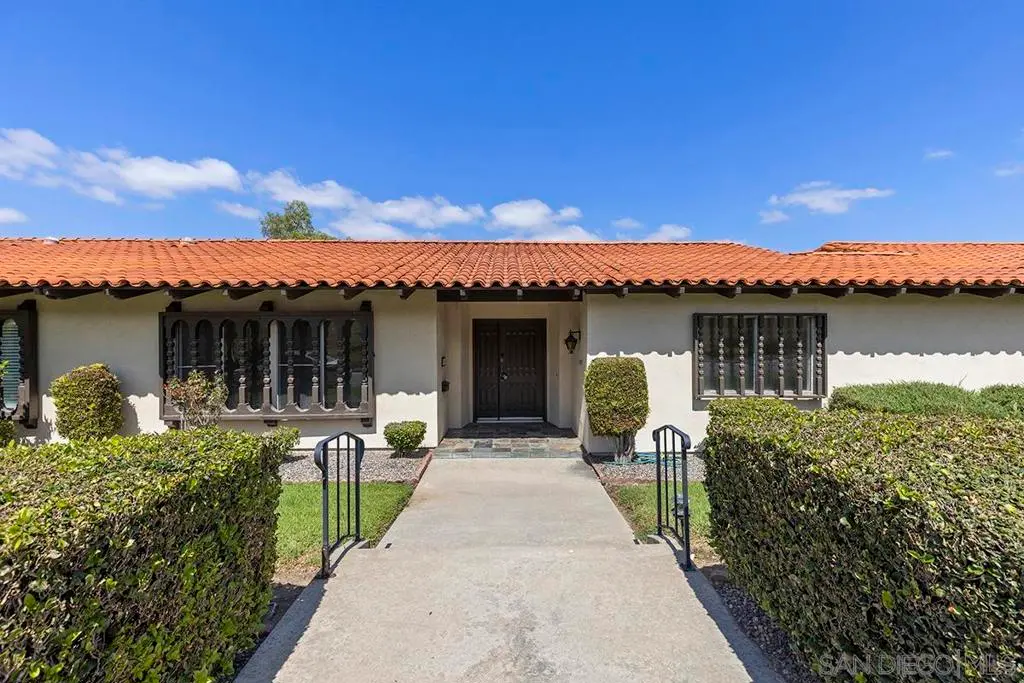Single Family Residence for rent at 11988 Rancho Bernardo Rd D, San Diego, CA featuring 3 beds and 2 baths