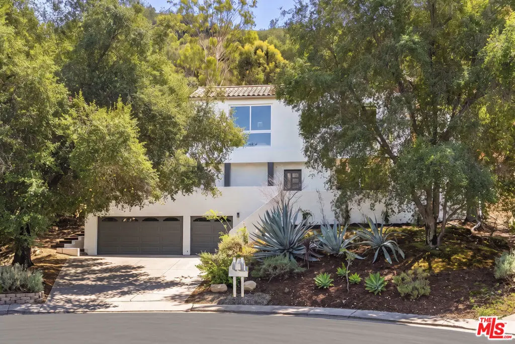 11 Bridle Lane, Bell Canyon, CA — listing photo 1