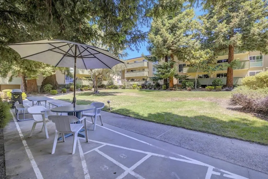 1031 Crestview Drive 216, Mountain View, CA — listing photo 1
