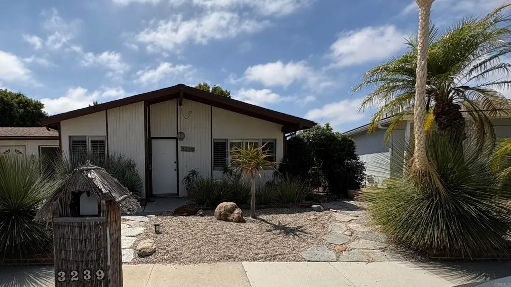 3239 Calle Osuna, Oceanside, CA — listing photo 1