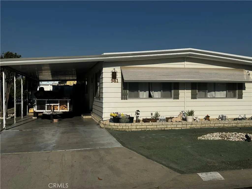 Manufactured In Park for sale at 581 San Mateo n/a, Hemet, CA featuring 2 beds and 2 baths