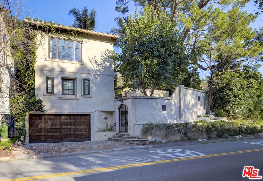 Single Family Residence for rent at 2880 Nichols Canyon Road, Los Angeles, CA featuring 1 bed and 2 baths