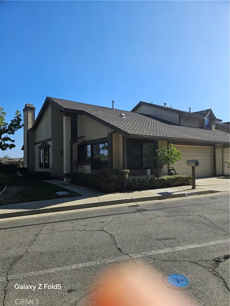 Townhouse for rent at 2415 Applewood Circle, Fullerton, CA featuring 3 beds and 3 baths