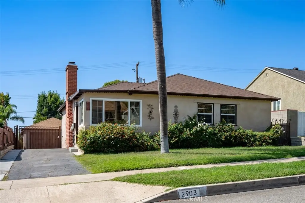 Single Family Residence for sale at 2903 N Lincoln, Burbank, CA featuring 4 beds and 1 bath