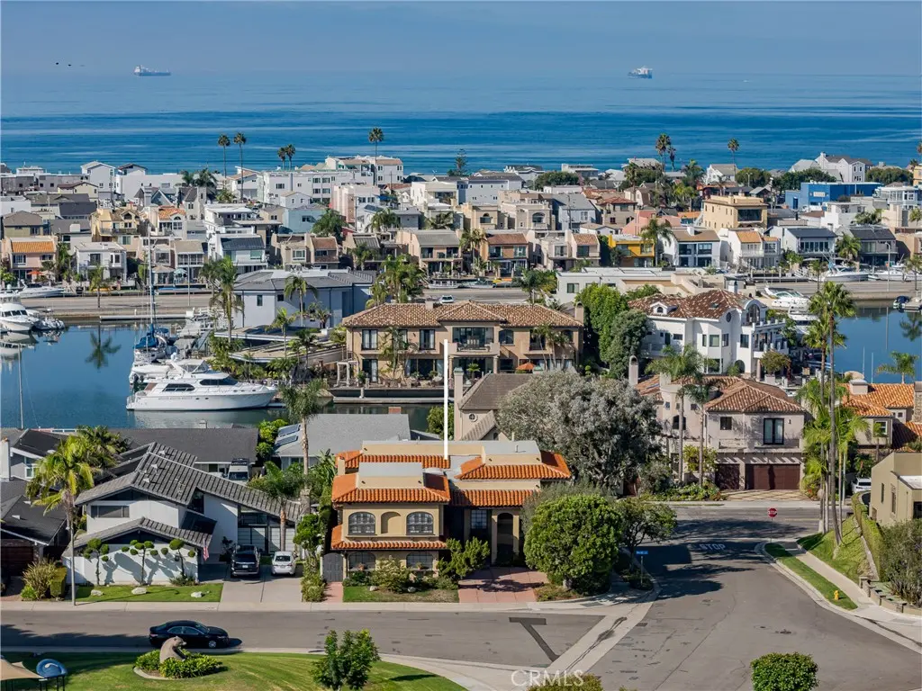 16581 Melville Circle, Huntington Beach, CA — listing photo 1