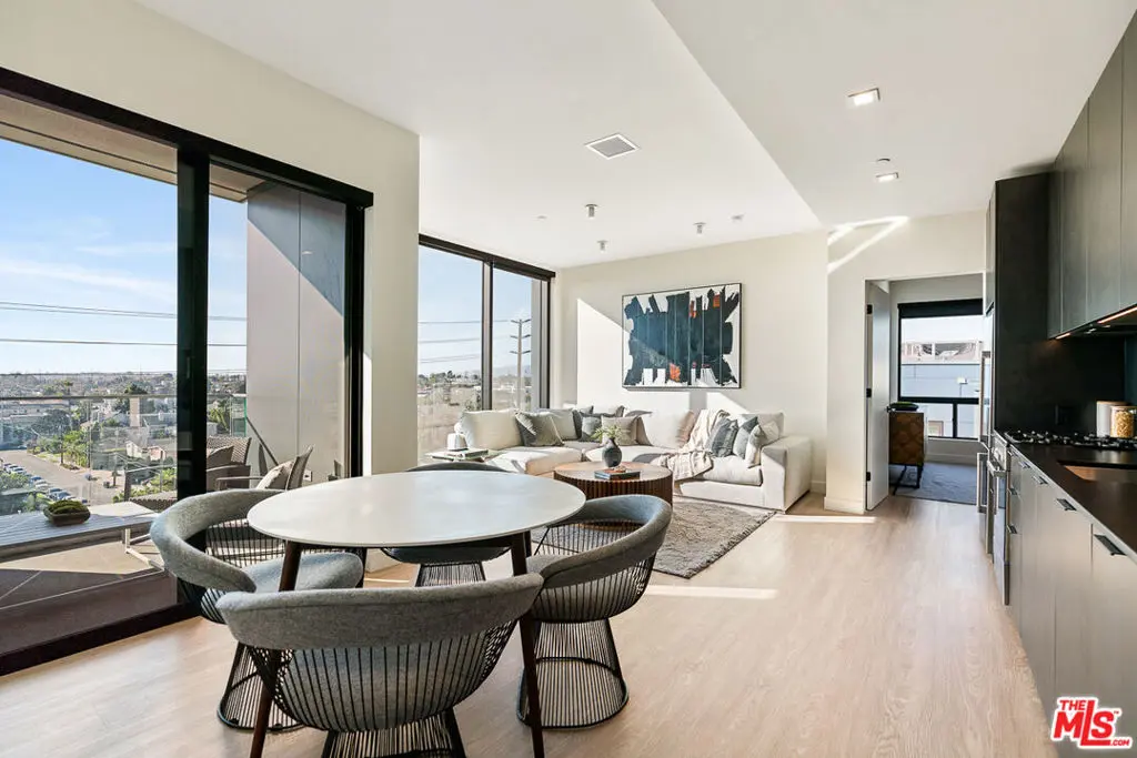Condominium for rent at 3688 Overland Avenue 404, Los Angeles, CA featuring 1 bed and 1 bath