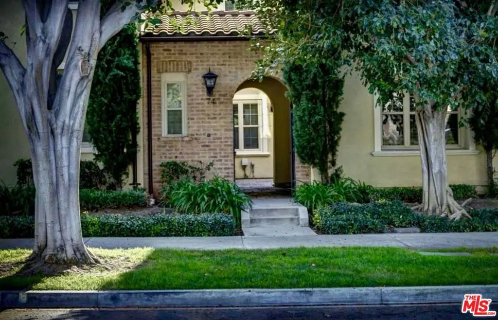 Condominium for rent at 74 Townsend, Irvine, CA featuring 3 beds and 3 baths