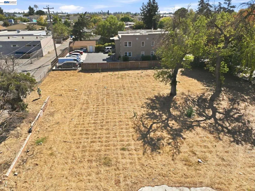 234 N Maple Ave, Manteca, CA — listing photo 1