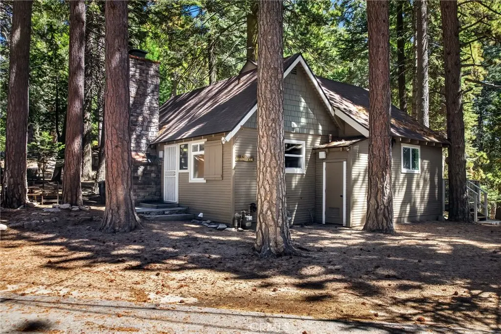 27917 Squirrel Lane, Lake Arrowhead, CA — listing photo 1