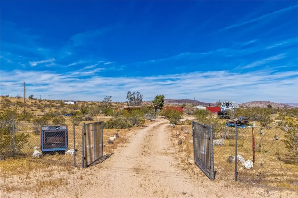 1022 Chuckawalla Road, Landers, CA — listing photo 1