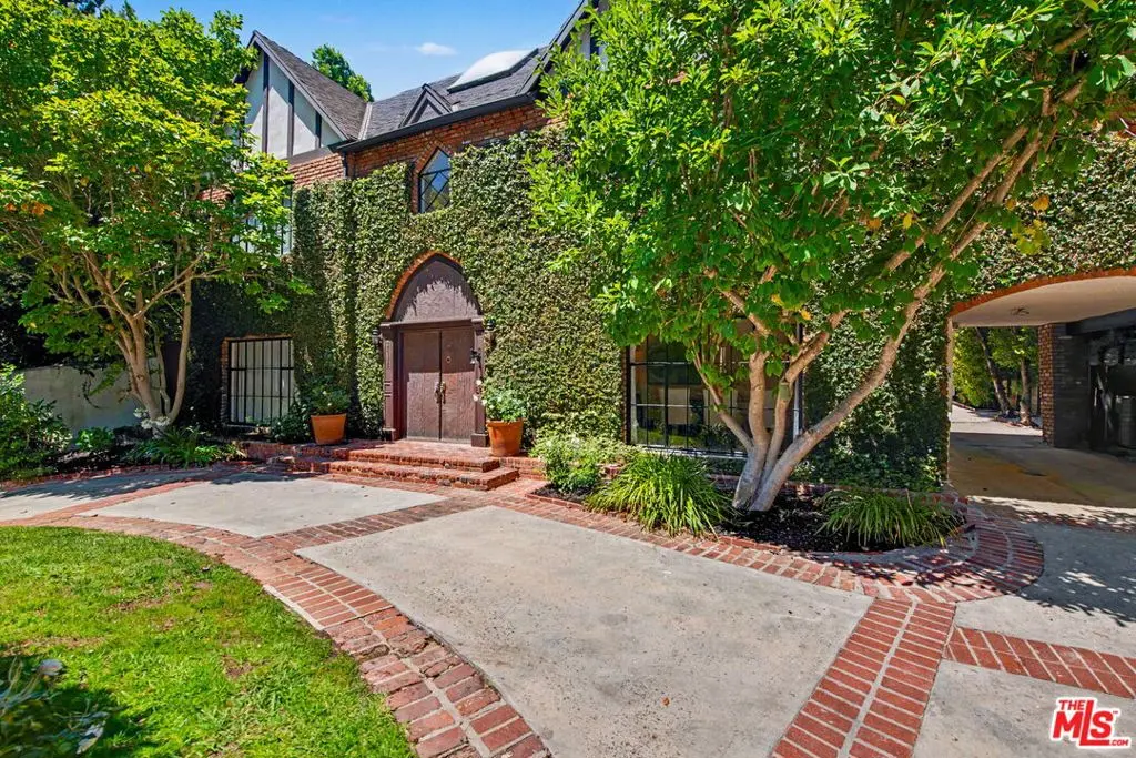 Single Family Residence for rent at 2411 Benedict Canyon Drive, Beverly Hills, CA featuring 3 beds and 4 baths