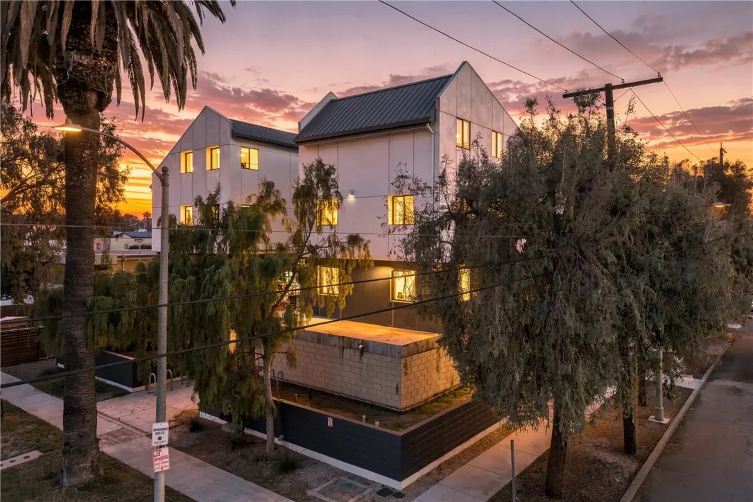 2301 S Cloverdale, Los Angeles, CA — listing photo 1