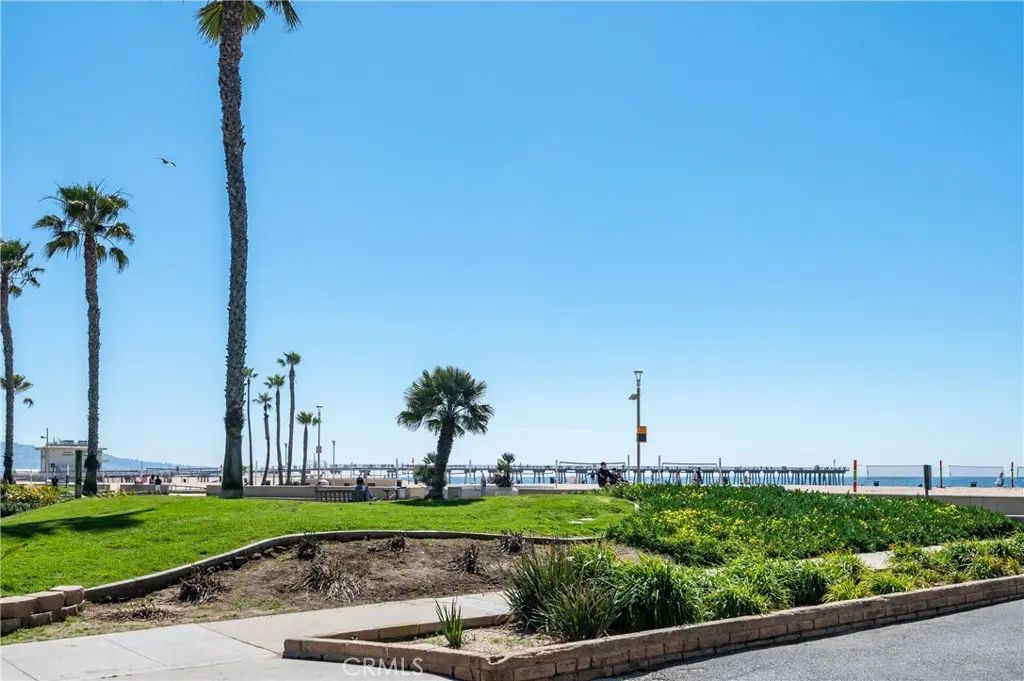 15 15th Street 8, Hermosa Beach, CA — listing photo 1