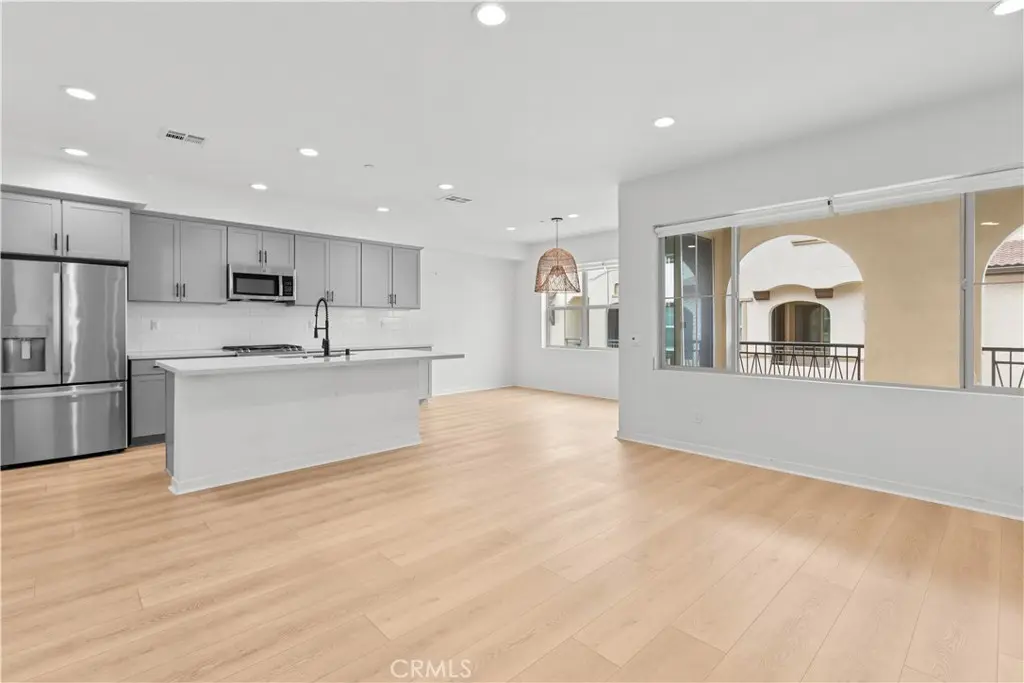 Condominium for rent at 604 White Oaks, Lake Forest, CA featuring 3 beds and 4 baths
