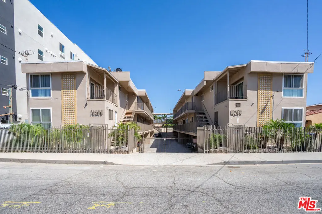10206 S Inglewood Avenue, Inglewood, CA — listing photo 1