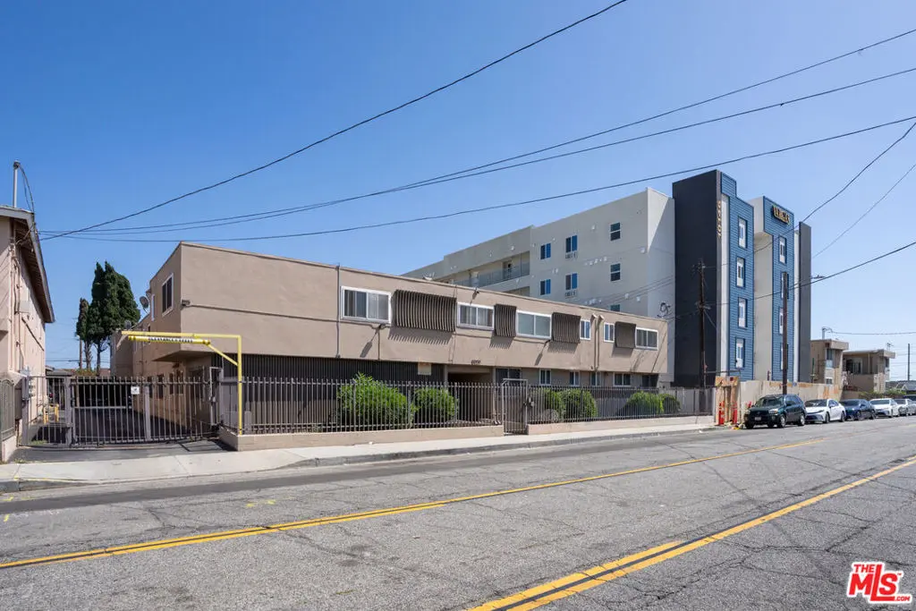 10130 S Inglewood Avenue, Inglewood, CA — listing photo 1