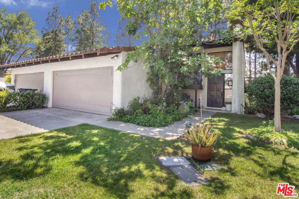 8 Aspen Way, Rolling Hills Estates, CA — listing photo 1