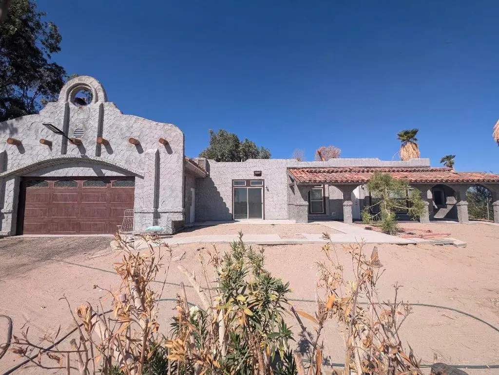 Residential Lease for rent at 1359 Elmwood Avenue, Thermal, Imperial County, CA featuring 3 beds and 2 baths