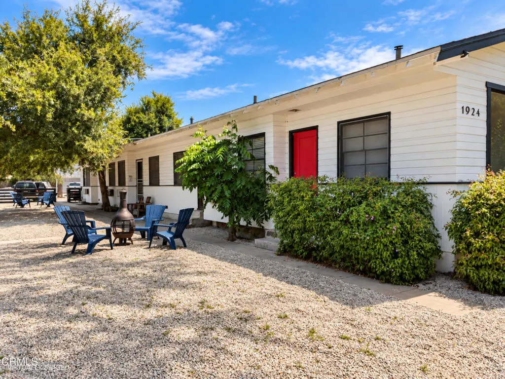 Apartment for rent at 1924 Lincoln Avenue C, Pasadena, CA featuring 1 bed and 1 bath